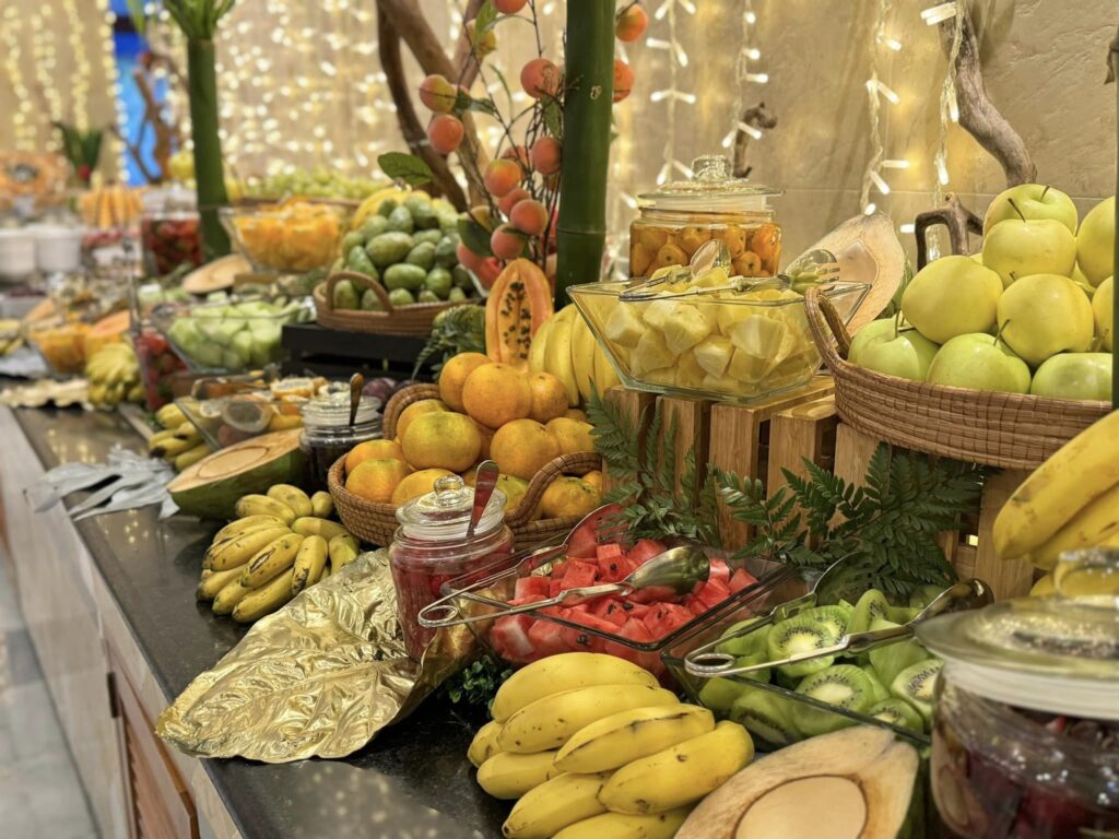 picture of displayed fruit buffet
