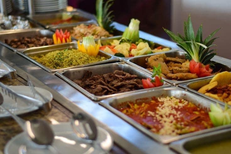 picture of buffet food