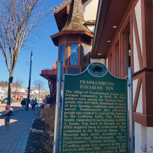 PICTURE OF A BUILDING SIGN